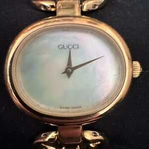 Vintage Gucci 1600 25mm Gold Women’s Watch